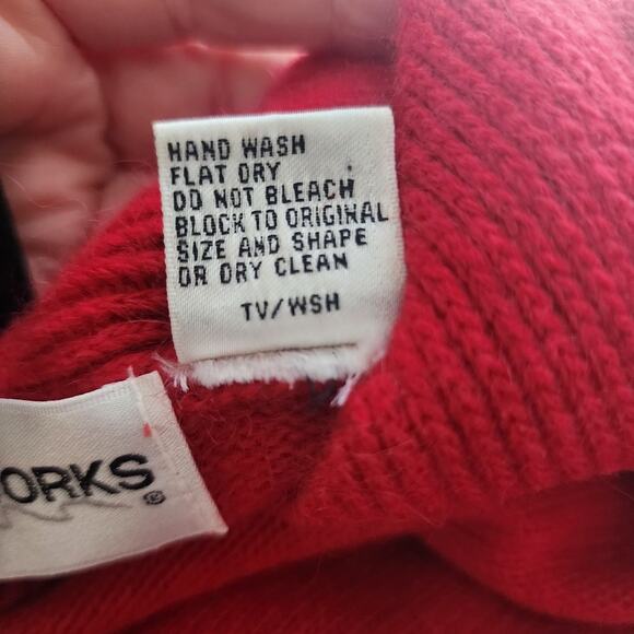 Vintage Yarn Works Red Lambswool Angora Rabbit hair Size M? Valentines Christmas - Picture 9 of 9
